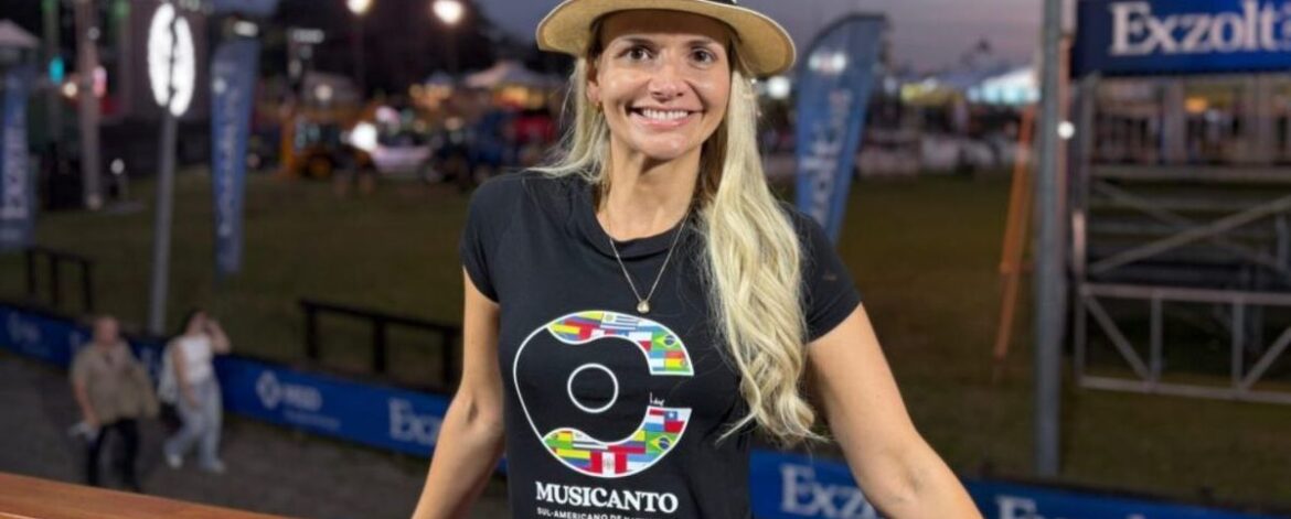 Sara-Kirchhof-jornalista-natural-de-Santa-Rosa-apresentara-o-Festival-Musicanto-Sul-Americano-de-Nativismo