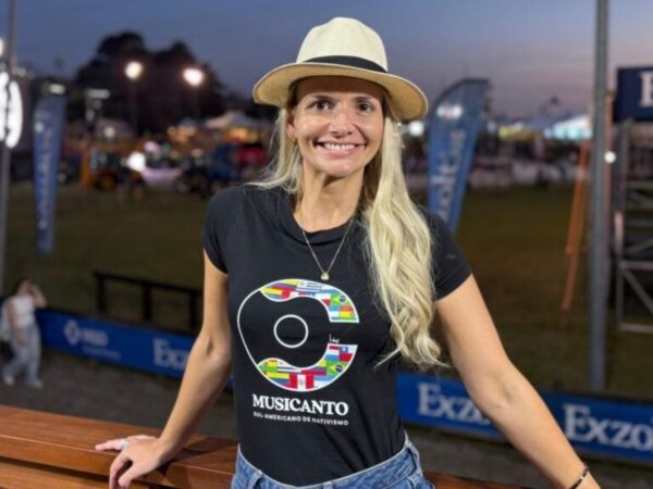 Sara-Kirchhof-jornalista-natural-de-Santa-Rosa-apresentara-o-Festival-Musicanto-Sul-Americano-de-Nativismo